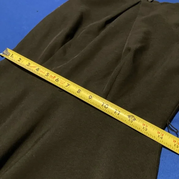 Little black dress, skater style - Picture 9 of 10